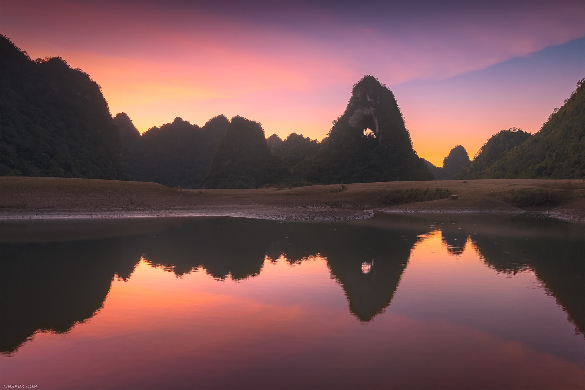 Núi Thủng